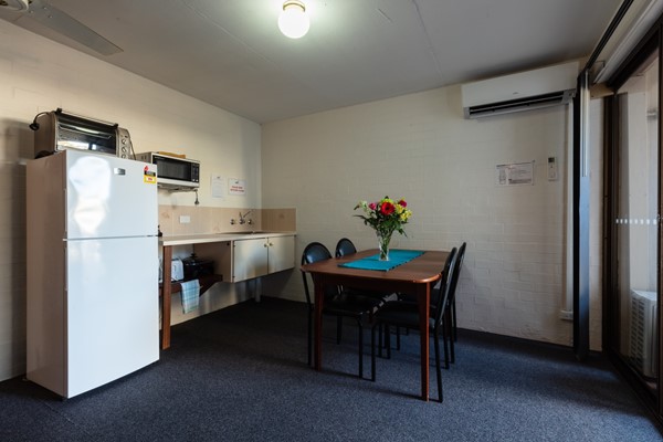 Sails Hotel Geraldton - Kitchenette in Apartment