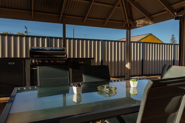 Sails Hotel Geraldton - BBQ area