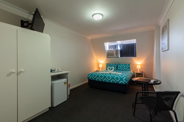 Sails Hotel Geraldton - En-suite room