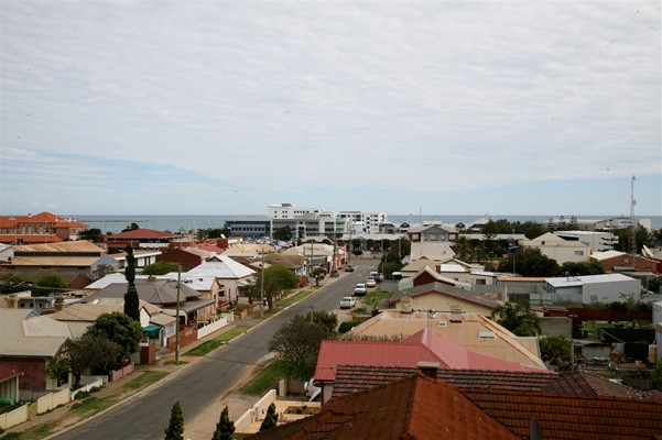 Champion Bay B&B - Street view